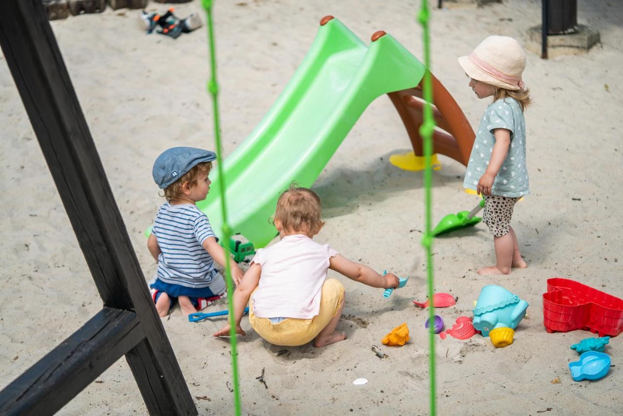 Pod Debami Domki ,Pokoje,Nauka Jazdy Konnej Sarbsk Obok Leby Kültér fotó