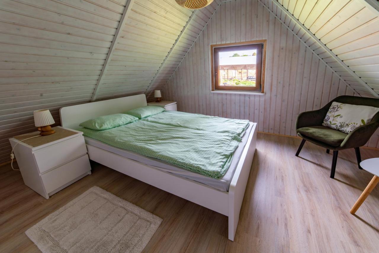 Pod Debami Domki ,Pokoje,Nauka Jazdy Konnej Sarbsk Obok Leby Kültér fotó